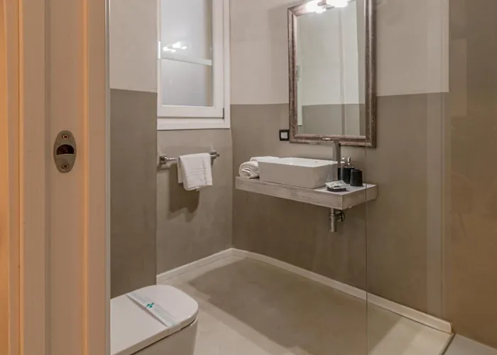 招待所 Flower 卡利亚里